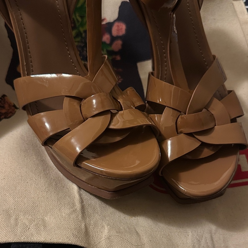 Elegant Tan Women's Sandals